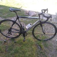 bici corsa uomo Pinarello 