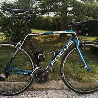 Bicicletta Focus Izalco SL