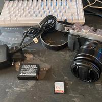 Fujifilm X-E1 mirrorless più obiettivo 