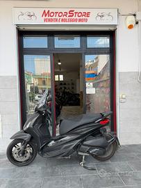 Piaggio Beverly 300 hpe deep black 2023
