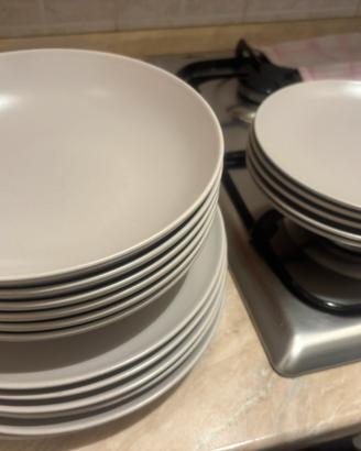 Servizio di piatti IKEA