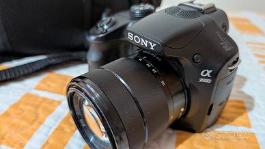 Sony Alpha 3000 + obiettivo di serie e borsa