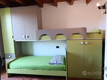 Cameretta ponte soppalco con 2 letti. 