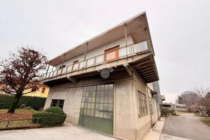 CAPANNONE A MARIANO COMENSE