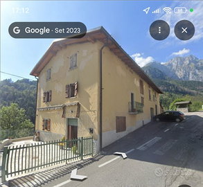 Casa indipendente (con locale commerciale)