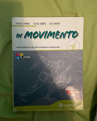 In movimento.