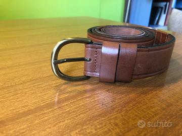 Cintura in pelle mai utilizzata