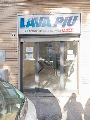 Locale commerciale in via Sardegna