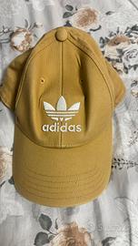 Cappellino Adidas Originals giallo senape