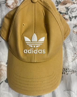 Cappellino Adidas Originals giallo senape