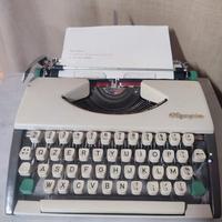 Macchina da scrivere Olympia