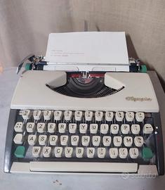 Macchina da scrivere Olympia