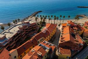 MULTILOCALE A SAN LORENZO AL MARE