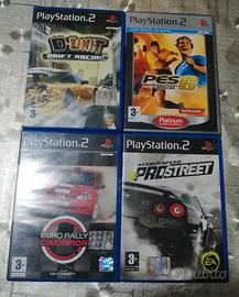 Quattro giochi per PlayStation 2 e ciabatta