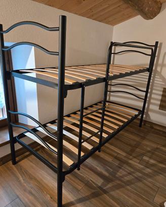 Letto a castello nero con materassi compresi