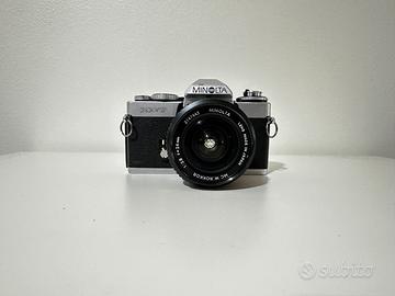 Minolta XD7 New Logo grigia + Minolta MC W.Rokkor