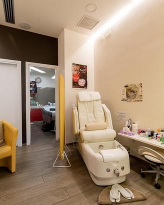 Poltrona pedicure con vasca idromassaggio