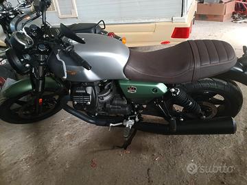 Moto Guzzi v7 centenario