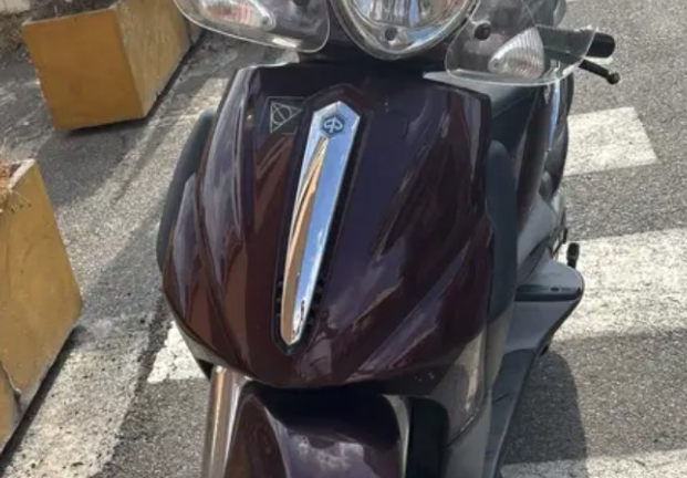 Beverly 500 anno 2003