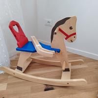 Cavallo a dondolo in legno 