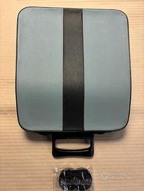 Macchina da scrivere Olivetti Lettera 22 cartella