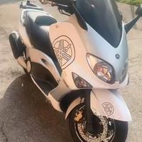 Yamaha T Max - 2004