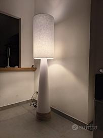 Lampada da terra di design 