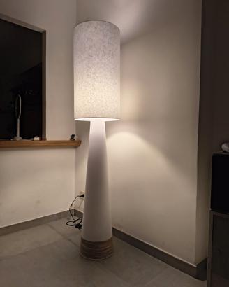 Lampada da terra di design 