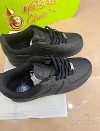 Nike Air Force 1 nere 37.5