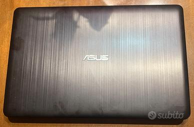 SI VENDE COMPUTER ASUS 17