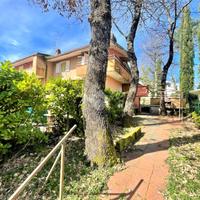 VILLA A SCHIERA A VALENTANO