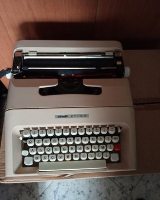macchina Olivetti Lettera 35 vintage 