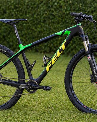 MTB felt carbonio leggera performante