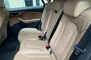 Auto Audi Q8  MY HYBRID