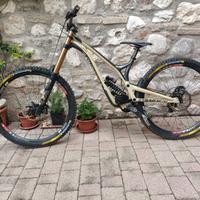 commencal supreme downhill