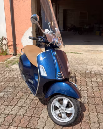 Piaggio Vespa GTS 125 ABS i.e.
