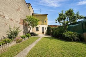 CASA INDIPENDENTE A MANERBIO