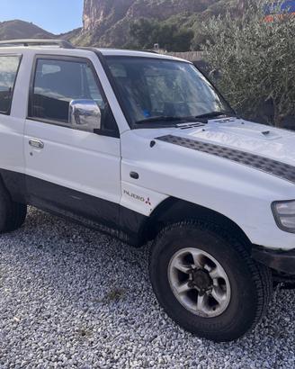 Mitsubishi Pajero 2.5