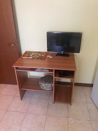 tavolino con televisione