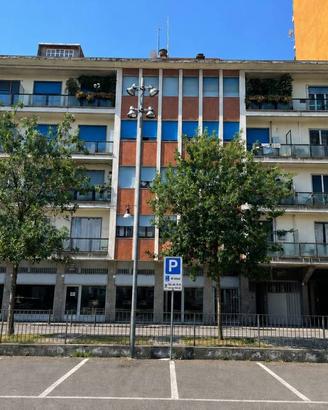Stanza in appartamento di 75 m² a Vercelli