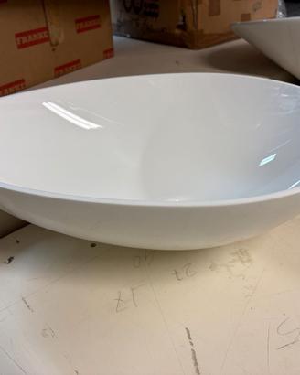 Lavabo da appoggio a goccia in ceramica bianca