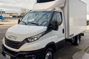 FURGONE IVECO FRC 35 Q.LI anno 2022