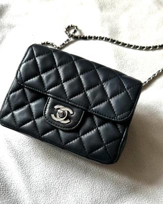 Chanel mini bag pelle matelasse nera tracolla