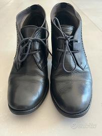 Scarpe nere in vera pelle n.37