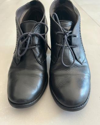 Scarpe nere in vera pelle n.37