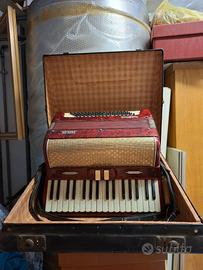 Fisarmonica sonora anni 50, 80 bassi con scatola