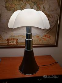 Lampada Pipistrello Gae Aulenti - Martinelli Luce