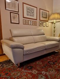 Divano in pelle tre posti