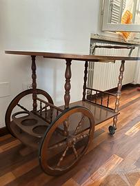 Carrello vintage per liquori