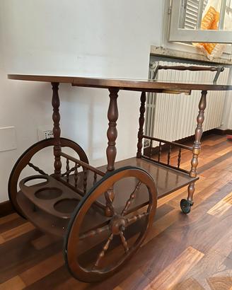 Carrello vintage per liquori